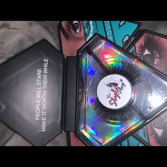 StylePlug Lashes - Picture 6 of 7